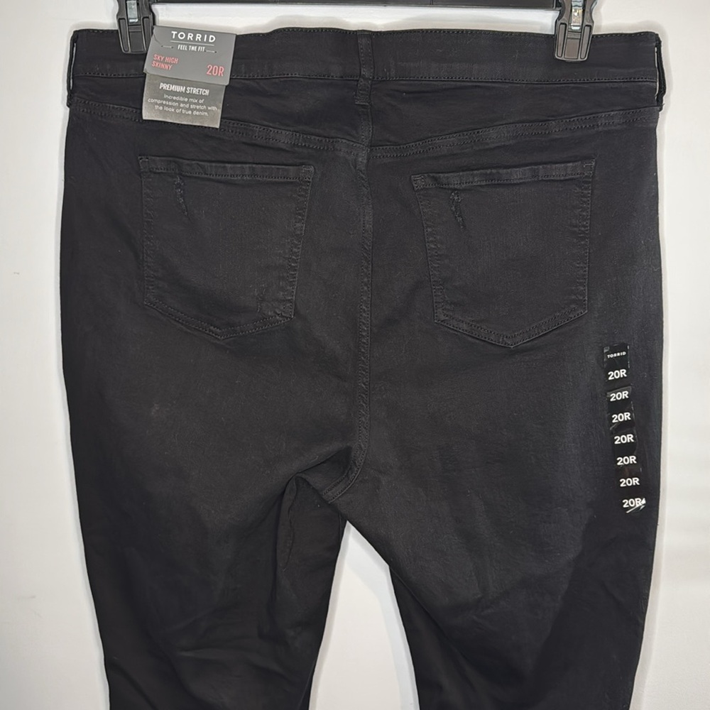 Torrid Jeans Black Skinny High Rise Distressed Stretch in Size 20 NWT - Picture 9 of 16